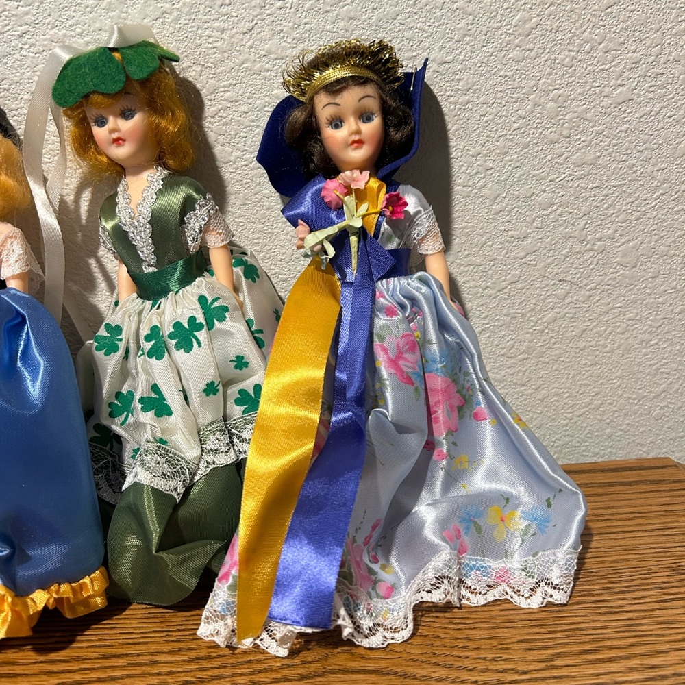 Five Vintage Arco Dolls in Colorful Dresses From Different Countries “1970” - Picture 11 of 14